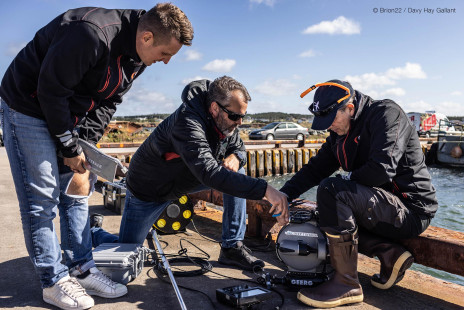 Essai du drone filoguidé et des émetteurs acoustiques. | Testing the ROV and acoustic transmitters. | Photo © Brion22 | Davy Hay Gallant